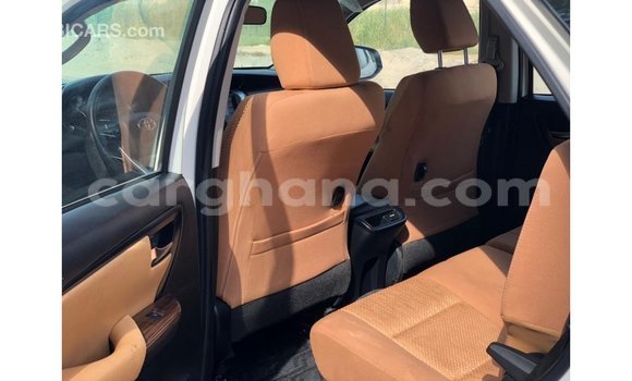 Sayi Imported Toyota Fortuner White Mota in Import - Dubai a Ashanti Sayi Imported Toyota Fortuner White Mota in Import - Dubai a Ashanti