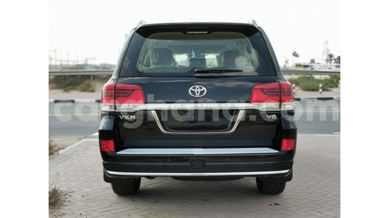 Big with watermark toyota land cruiser ashanti import dubai 11409