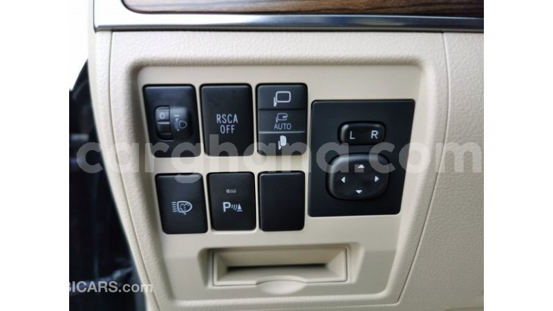 Big with watermark toyota land cruiser ashanti import dubai 11409