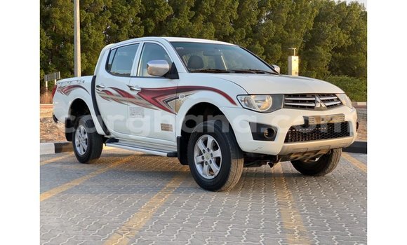 Sayi Imported Mitsubishi L200 White Mota in Import - Dubai a Ashanti Sayi Imported Mitsubishi L200 White Mota in Import - Dubai a Ashanti