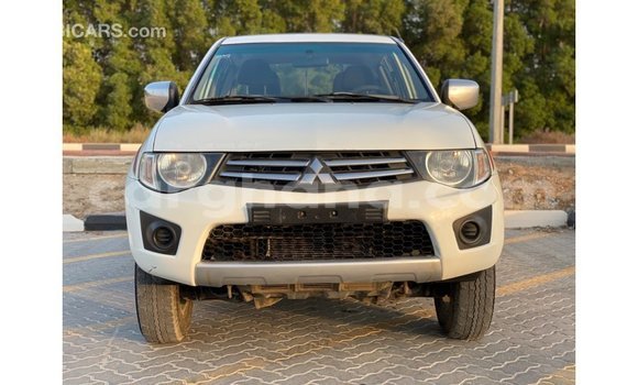 Sayi Imported Mitsubishi L200 White Mota in Import - Dubai a Ashanti Sayi Imported Mitsubishi L200 White Mota in Import - Dubai a Ashanti