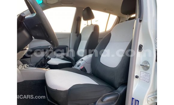 Sayi Imported Mitsubishi L200 White Mota in Import - Dubai a Ashanti Sayi Imported Mitsubishi L200 White Mota in Import - Dubai a Ashanti