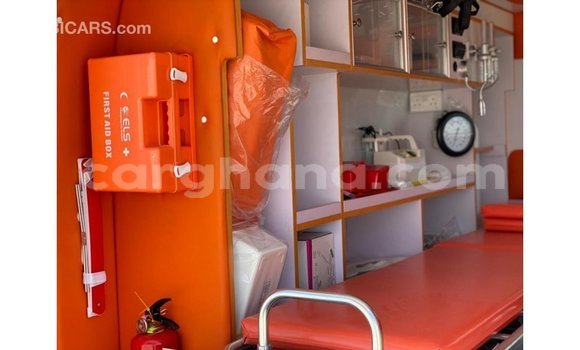 Ra Imported Nissan Urvan funfun Ọkọ̀ in Import - Dubai ni Ashanti Ra Imported Nissan Urvan funfun Ọkọ̀ in Import - Dubai ni Ashanti