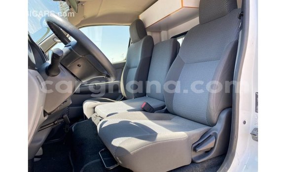 Ra Imported Nissan Urvan funfun Ọkọ̀ in Import - Dubai ni Ashanti Ra Imported Nissan Urvan funfun Ọkọ̀ in Import - Dubai ni Ashanti