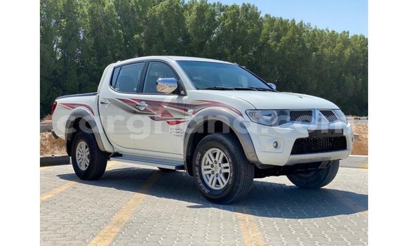 Buy Import Mitsubishi L200 White Car in Import - Dubai in Ashanti Buy Import Mitsubishi L200 White Car in Import - Dubai in Ashanti