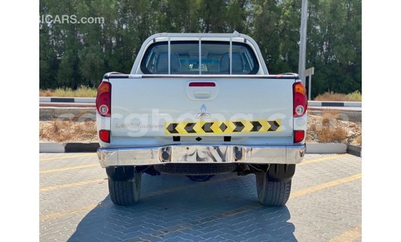 Buy Import Mitsubishi L200 White Car in Import - Dubai in Ashanti Buy Import Mitsubishi L200 White Car in Import - Dubai in Ashanti