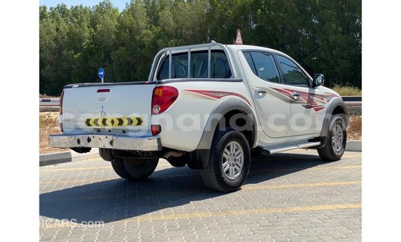 Buy Import Mitsubishi L200 White Car in Import - Dubai in Ashanti Buy Import Mitsubishi L200 White Car in Import - Dubai in Ashanti