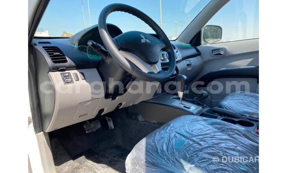 Buy Import Mitsubishi L200 White Car in Import - Dubai in Ashanti Buy Import Mitsubishi L200 White Car in Import - Dubai in Ashanti