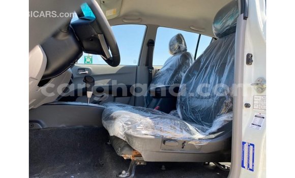 Buy Import Mitsubishi L200 White Car in Import - Dubai in Ashanti Buy Import Mitsubishi L200 White Car in Import - Dubai in Ashanti