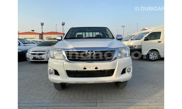 Ra Imported Toyota Hilux funfun Ọkọ̀ in Import - Dubai ni Ashanti Ra Imported Toyota Hilux funfun Ọkọ̀ in Import - Dubai ni Ashanti