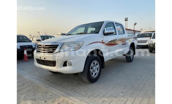 Ra Imported Toyota Hilux funfun Ọkọ̀ in Import - Dubai ni Ashanti Ra Imported Toyota Hilux funfun Ọkọ̀ in Import - Dubai ni Ashanti
