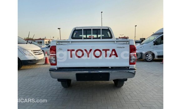 Ra Imported Toyota Hilux funfun Ọkọ̀ in Import - Dubai ni Ashanti Ra Imported Toyota Hilux funfun Ọkọ̀ in Import - Dubai ni Ashanti