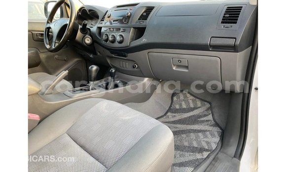 Ra Imported Toyota Hilux funfun Ọkọ̀ in Import - Dubai ni Ashanti Ra Imported Toyota Hilux funfun Ọkọ̀ in Import - Dubai ni Ashanti