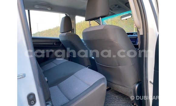 Ra Imported Toyota Hilux funfun Ọkọ̀ in Import - Dubai ni Ashanti Ra Imported Toyota Hilux funfun Ọkọ̀ in Import - Dubai ni Ashanti