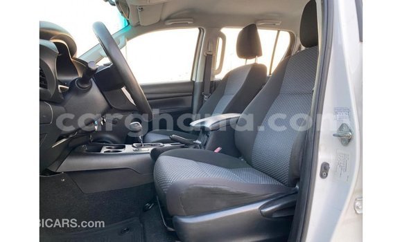 Ra Imported Toyota Hilux funfun Ọkọ̀ in Import - Dubai ni Ashanti Ra Imported Toyota Hilux funfun Ọkọ̀ in Import - Dubai ni Ashanti