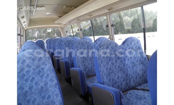 Ra Imported Mitsubishi Carisma funfun Ọkọ̀ in Import - Dubai ni Ashanti Ra Imported Mitsubishi Carisma funfun Ọkọ̀ in Import - Dubai ni Ashanti