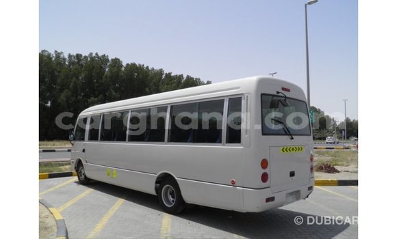 Ra Imported Mitsubishi Carisma funfun Ọkọ̀ in Import - Dubai ni Ashanti Ra Imported Mitsubishi Carisma funfun Ọkọ̀ in Import - Dubai ni Ashanti