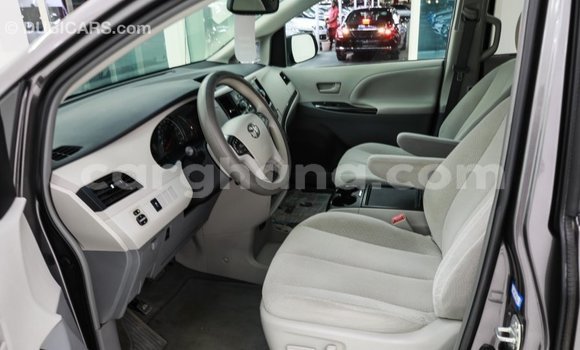 Ra Imported Toyota Sienna Miiran Ọkọ̀ in Import - Dubai ni Ashanti Ra Imported Toyota Sienna Miiran Ọkọ̀ in Import - Dubai ni Ashanti