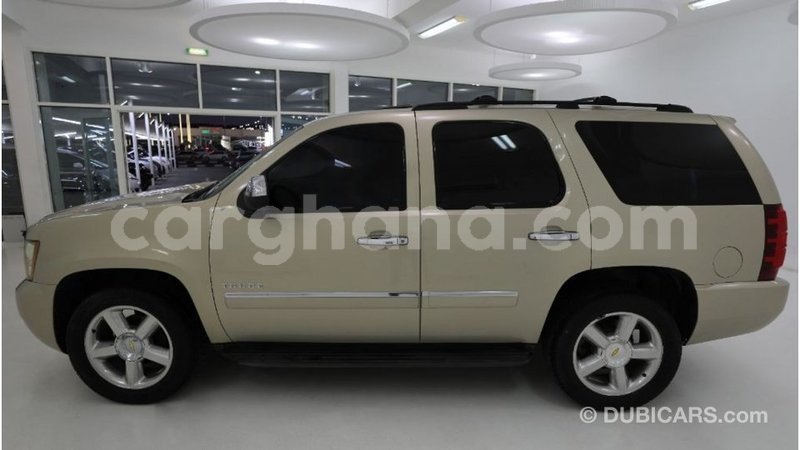 Big with watermark chevrolet tahoe ashanti import dubai 11463