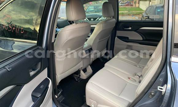 Buy Used Toyota Highlander Blue Car in Accra in Greater Accra Buy Used Toyota Highlander Blue Car in Accra in Greater Accra