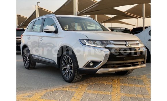 Ra Imported Mitsubishi Outlander funfun Ọkọ̀ in Import - Dubai ni Ashanti Ra Imported Mitsubishi Outlander funfun Ọkọ̀ in Import - Dubai ni Ashanti