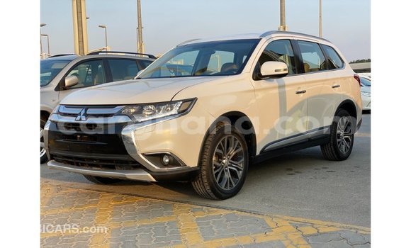 Ra Imported Mitsubishi Outlander funfun Ọkọ̀ in Import - Dubai ni Ashanti Ra Imported Mitsubishi Outlander funfun Ọkọ̀ in Import - Dubai ni Ashanti