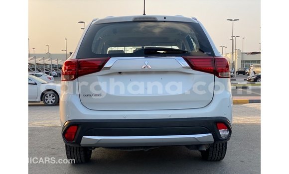 Ra Imported Mitsubishi Outlander funfun Ọkọ̀ in Import - Dubai ni Ashanti Ra Imported Mitsubishi Outlander funfun Ọkọ̀ in Import - Dubai ni Ashanti