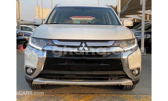 Ra Imported Mitsubishi Outlander funfun Ọkọ̀ in Import - Dubai ni Ashanti Ra Imported Mitsubishi Outlander funfun Ọkọ̀ in Import - Dubai ni Ashanti