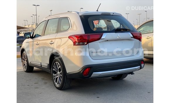 Ra Imported Mitsubishi Outlander funfun Ọkọ̀ in Import - Dubai ni Ashanti Ra Imported Mitsubishi Outlander funfun Ọkọ̀ in Import - Dubai ni Ashanti