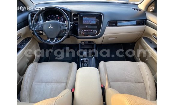 Ra Imported Mitsubishi Outlander funfun Ọkọ̀ in Import - Dubai ni Ashanti Ra Imported Mitsubishi Outlander funfun Ọkọ̀ in Import - Dubai ni Ashanti