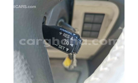 Sayi Imported Toyota Prado White Mota in Import - Dubai a Ashanti Sayi Imported Toyota Prado White Mota in Import - Dubai a Ashanti