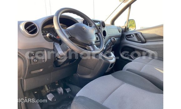 Ra Imported Peugeot Partner funfun Ọkọ̀ in Import - Dubai ni Ashanti Ra Imported Peugeot Partner funfun Ọkọ̀ in Import - Dubai ni Ashanti