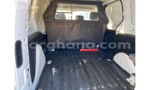 Ra Imported Peugeot Partner funfun Ọkọ̀ in Import - Dubai ni Ashanti Ra Imported Peugeot Partner funfun Ọkọ̀ in Import - Dubai ni Ashanti