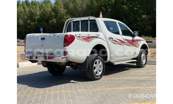 Buy Import Mitsubishi L200 White Car in Import - Dubai in Ashanti Buy Import Mitsubishi L200 White Car in Import - Dubai in Ashanti
