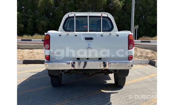 Buy Import Mitsubishi L200 White Car in Import - Dubai in Ashanti Buy Import Mitsubishi L200 White Car in Import - Dubai in Ashanti