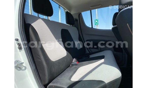 Buy Import Mitsubishi L200 White Car in Import - Dubai in Ashanti Buy Import Mitsubishi L200 White Car in Import - Dubai in Ashanti