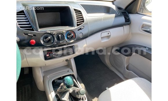 Buy Import Mitsubishi L200 White Car in Import - Dubai in Ashanti Buy Import Mitsubishi L200 White Car in Import - Dubai in Ashanti