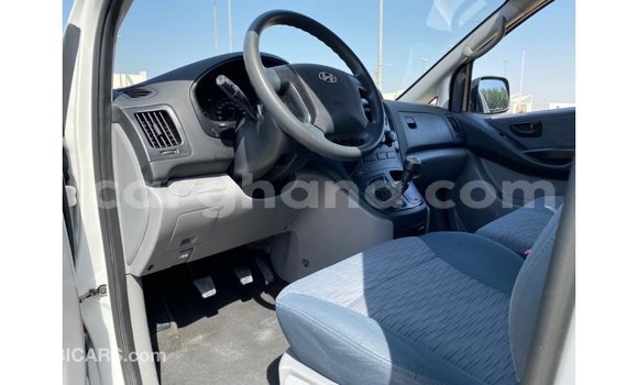 Buy Import Hyundai Accent White Car in Import - Dubai in Ashanti Buy Import Hyundai Accent White Car in Import - Dubai in Ashanti