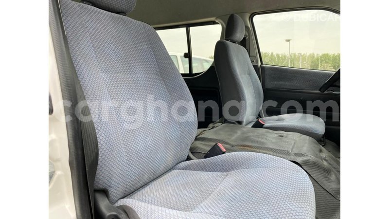 Big with watermark toyota hiace ashanti import dubai 11529