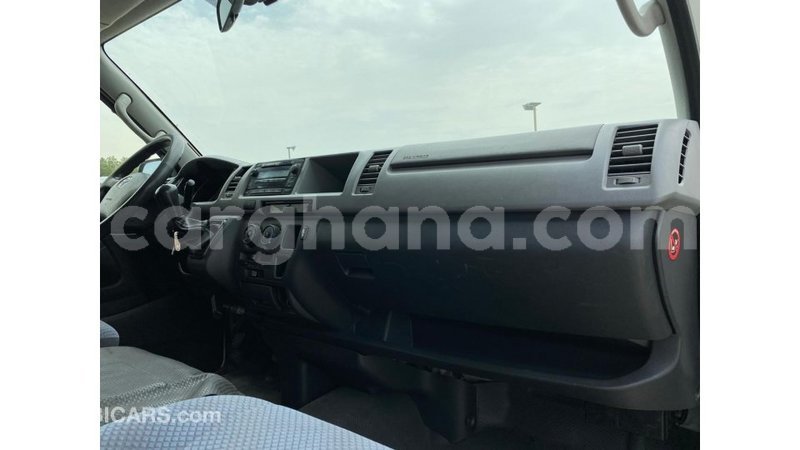 Big with watermark toyota hiace ashanti import dubai 11529