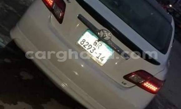 Sayi Na hannu Toyota Camry White Mota in Accra a Greater Accra Sayi Na hannu Toyota Camry White Mota in Accra a Greater Accra