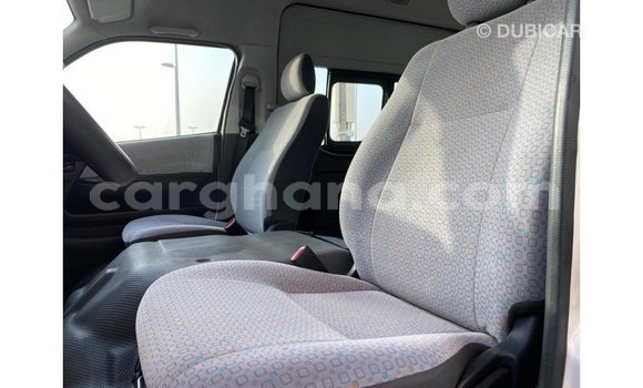 Sayi Imported Toyota Hiace White Mota in Import - Dubai a Ashanti Sayi Imported Toyota Hiace White Mota in Import - Dubai a Ashanti