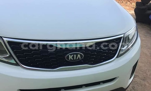 Ra Àlòkù Kia Sorento funfun Ọkọ̀ in Accra ni Greater Accra Ra Àlòkù Kia Sorento funfun Ọkọ̀ in Accra ni Greater Accra