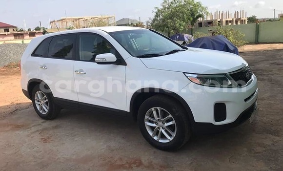 Ra Àlòkù Kia Sorento funfun Ọkọ̀ in Accra ni Greater Accra Ra Àlòkù Kia Sorento funfun Ọkọ̀ in Accra ni Greater Accra