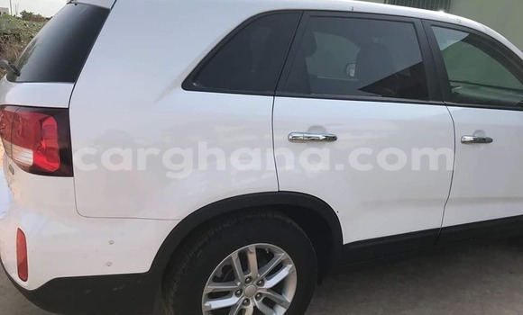 Ra Àlòkù Kia Sorento funfun Ọkọ̀ in Accra ni Greater Accra Ra Àlòkù Kia Sorento funfun Ọkọ̀ in Accra ni Greater Accra