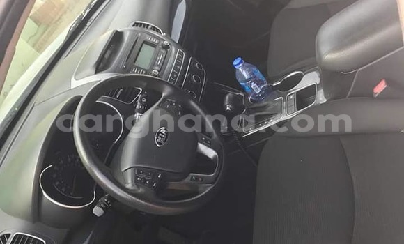 Ra Àlòkù Kia Sorento funfun Ọkọ̀ in Accra ni Greater Accra Ra Àlòkù Kia Sorento funfun Ọkọ̀ in Accra ni Greater Accra