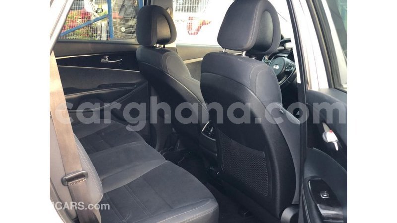 Big with watermark kia sorento ashanti import dubai 11573