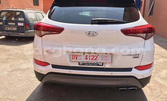 Buy Used Hyundai Santa Fe White Car in Accra in Greater Accra Buy Used Hyundai Santa Fe White Car in Accra in Greater Accra