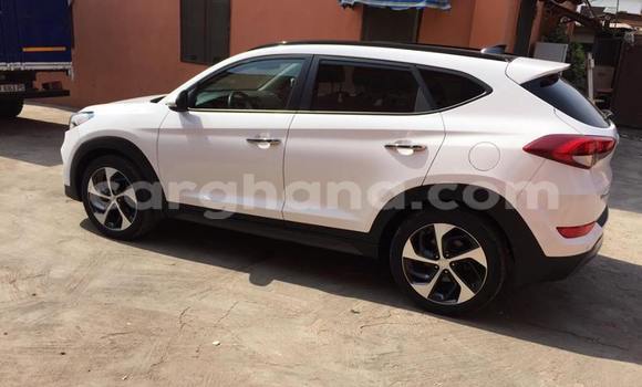 Buy Used Hyundai Santa Fe White Car in Accra in Greater Accra Buy Used Hyundai Santa Fe White Car in Accra in Greater Accra