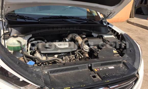 Buy Used Hyundai Santa Fe White Car in Accra in Greater Accra Buy Used Hyundai Santa Fe White Car in Accra in Greater Accra